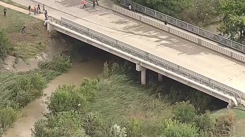 Mujer fallece tras ser arrastrada por corriente de agua en Mesquite