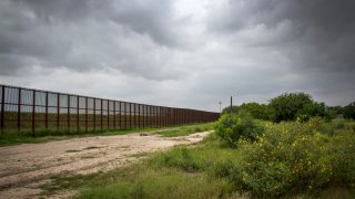 Valla fronteriza entre Estados Unidos y México en la zona comprendida entre McAllen y Brownsville, Texas.