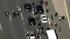 Insólito: mujer desnuda en plena autopista habría disparado contra vehículos