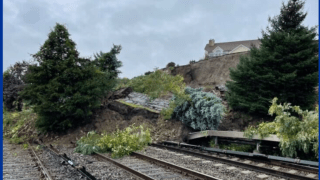 Un deslizamiento de tierra afectó el servicio de trenes de Metro-North y Amtrak este sábado al norte de Nueva York.