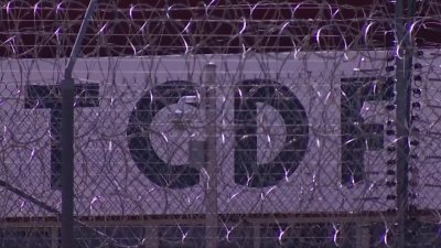Video: Centro de detención extiende contrato con ICE