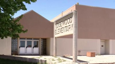 Edgewood demanda a su distrito escolar