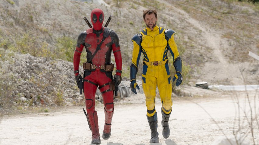 Esta imagen proporcionada por 20th Century Studios/Marvel Studios muestra a Ryan Reynolds como Deadpool/Wade Wilson, izquierda, y Hugh Jackman como Wolverine/Logan en una escena de “Deadpool & Wolverine”. (20th Century Studios/Marvel Studios via AP)