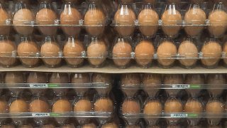 El precio de los huevos en EEUU está por las nubes.