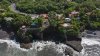 ¿Es más seguro viajar a El Salvador que a España? EEUU sugiere que sí