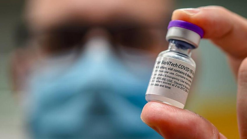 A dose of COVID-19 vaccine during a vaccination clinic in the Kansas City area. (Tammy Ljungblad/Kansas City Star/Tribune News Service via Getty Images)