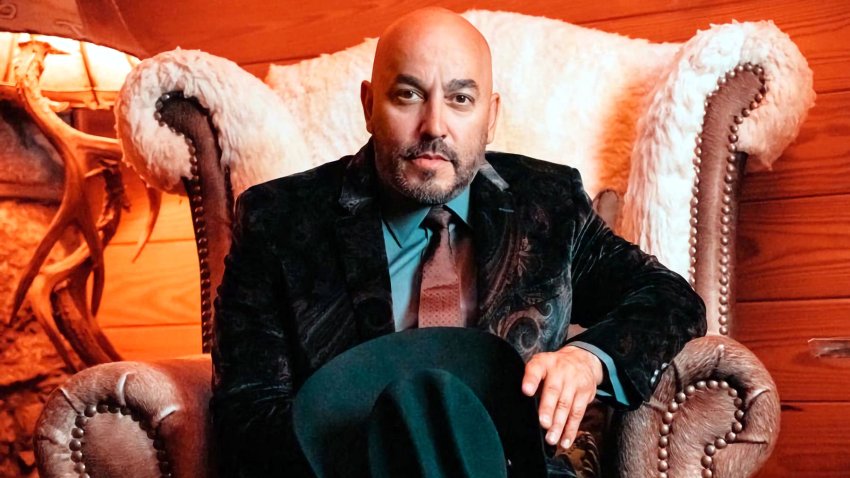 Fotografía cedida del cantante mexicano Lupillo Rivera. EFE/ Penguin Random House